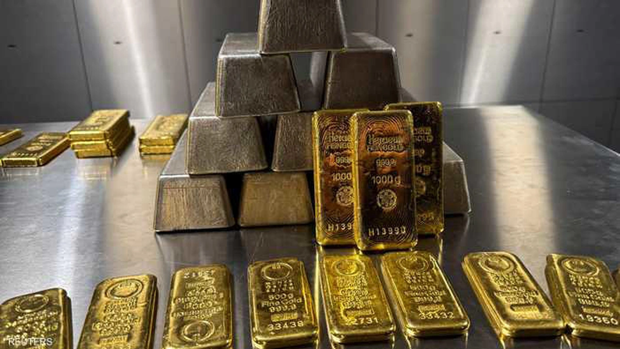 الذهب يتجه لأسوأ أداء شهري منذ 17 عاماً مع تبدد آمال خفض الفائدة – سبأنت